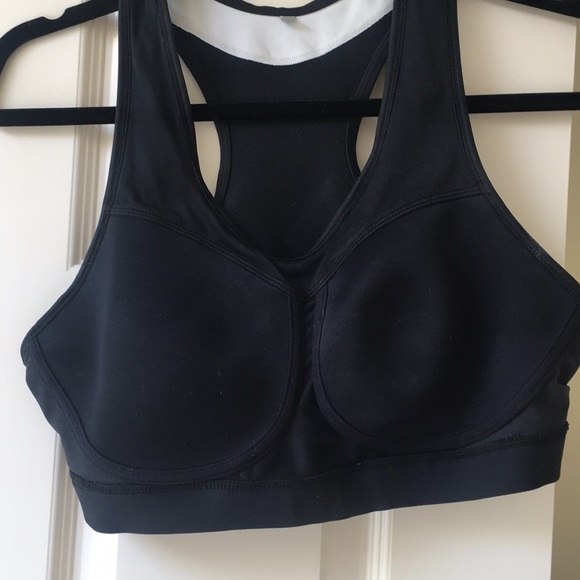 Nike sports/workout bra with internal support - Picture 5 of 7